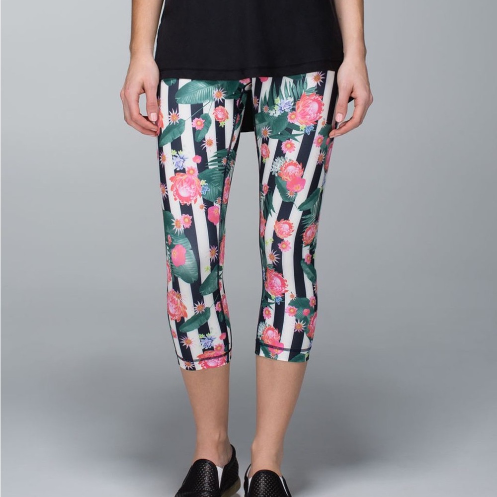 LIKE NEW Wunder Under Crop Full On Luxtreme Palm Play Multi Size 4